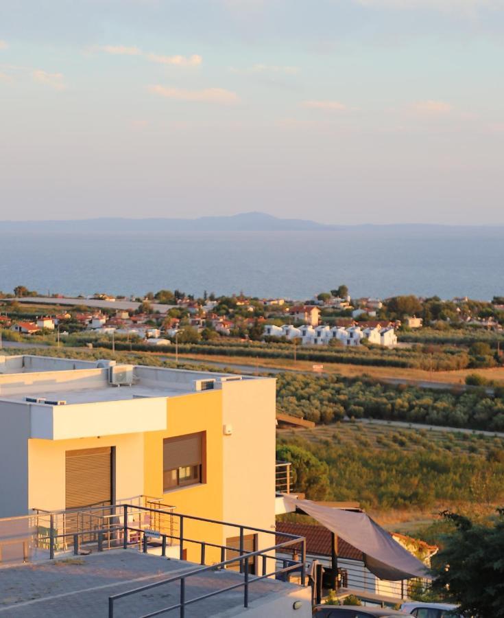 Heaven Horizon Villa Karianí Exterior foto