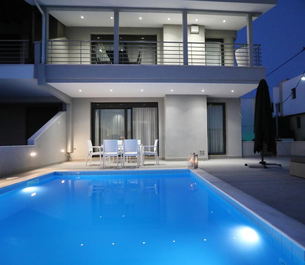 Heaven Horizon Villa Karianí Exterior foto