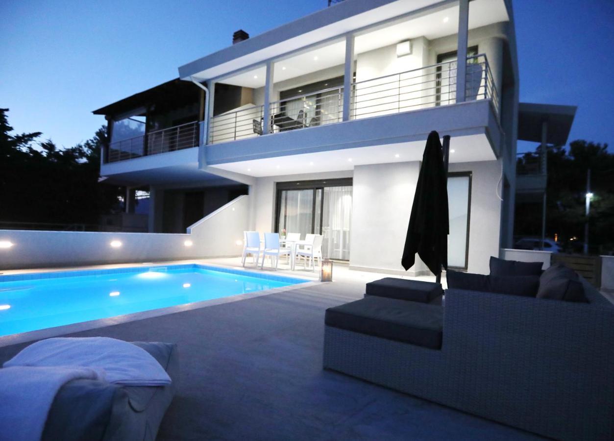 Heaven Horizon Villa Karianí Exterior foto