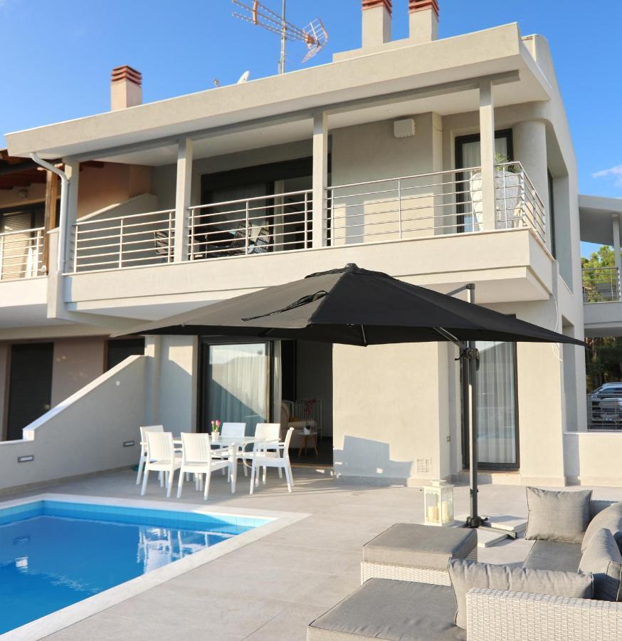 Heaven Horizon Villa Karianí Exterior foto
